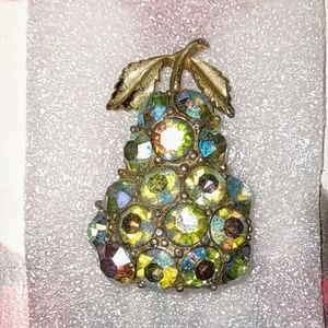 ...And a Partridge in a Pear Tree... Vintage Pear Brooch